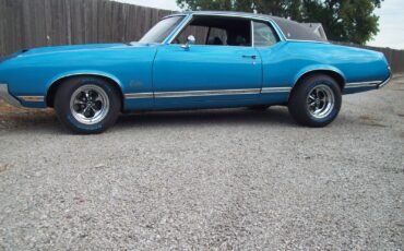 Oldsmobile-Cutlass-1970-Coupe