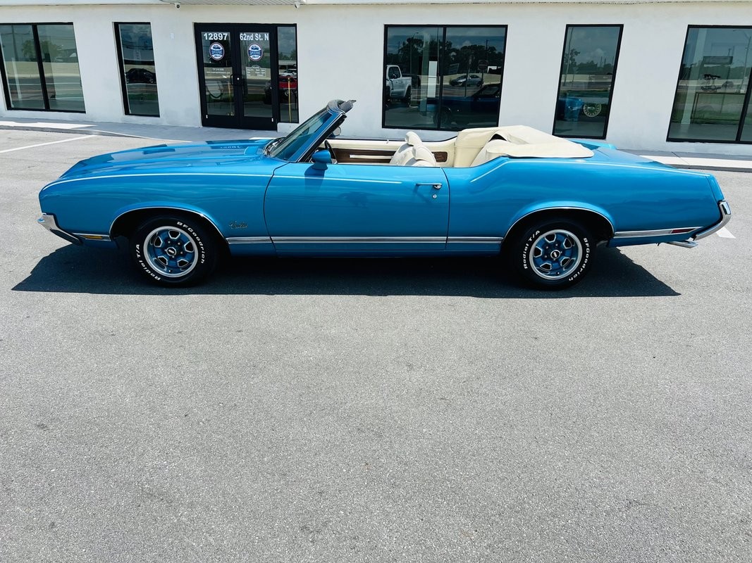 Oldsmobile-Cutlass-1971-Convertible-1