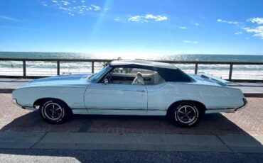 Oldsmobile-Cutlass-1972-Blue-White-Vinyl-2