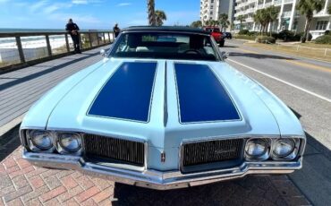 Oldsmobile-Cutlass-1972-Blue-White-Vinyl-3