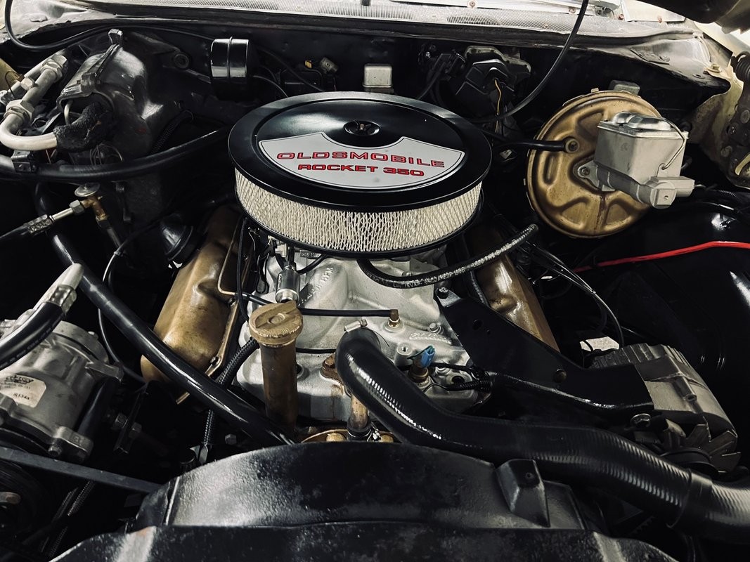 Oldsmobile-Cutlass-1972-Coupe-11