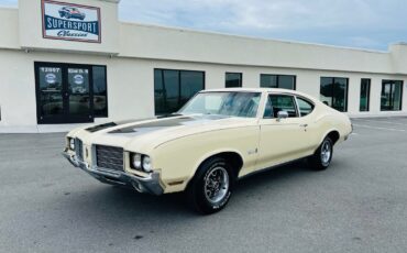 Oldsmobile-Cutlass-1972-Coupe