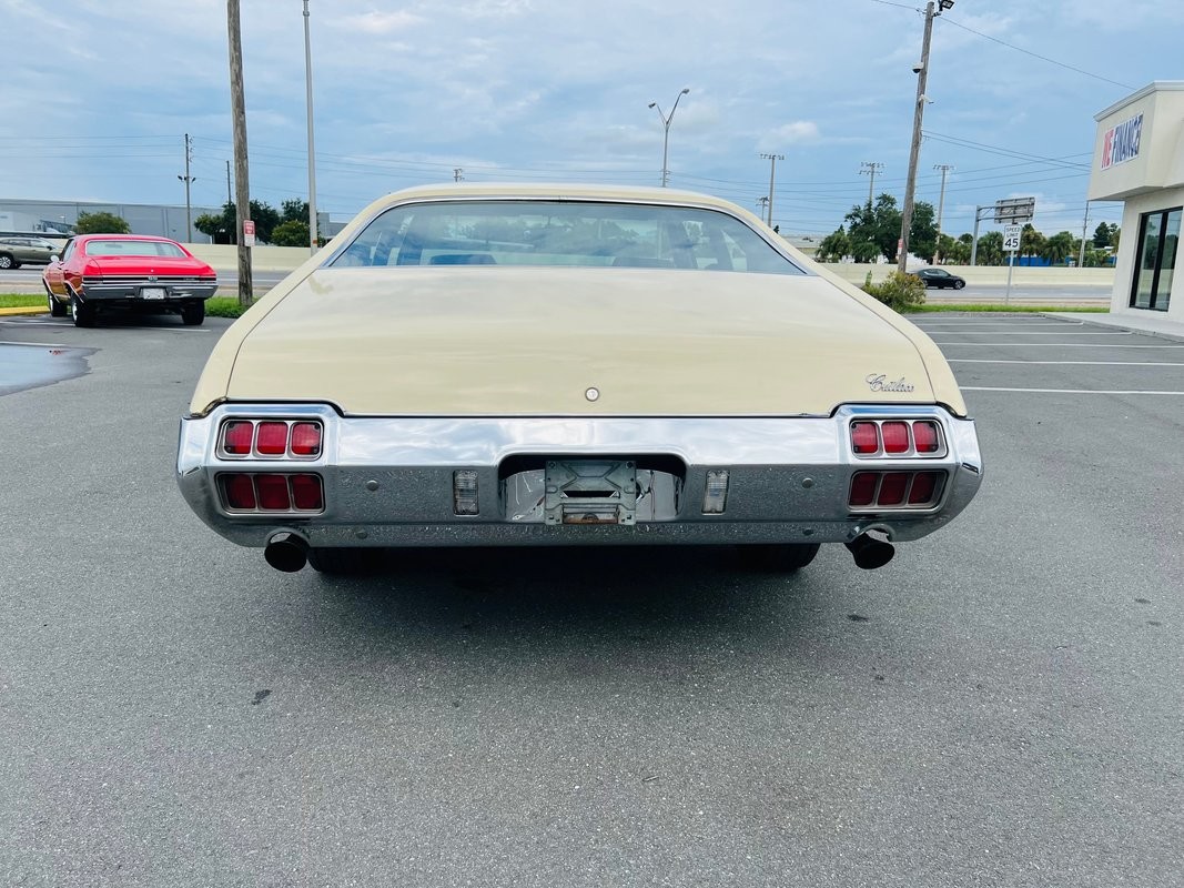 Oldsmobile-Cutlass-1972-Coupe-3
