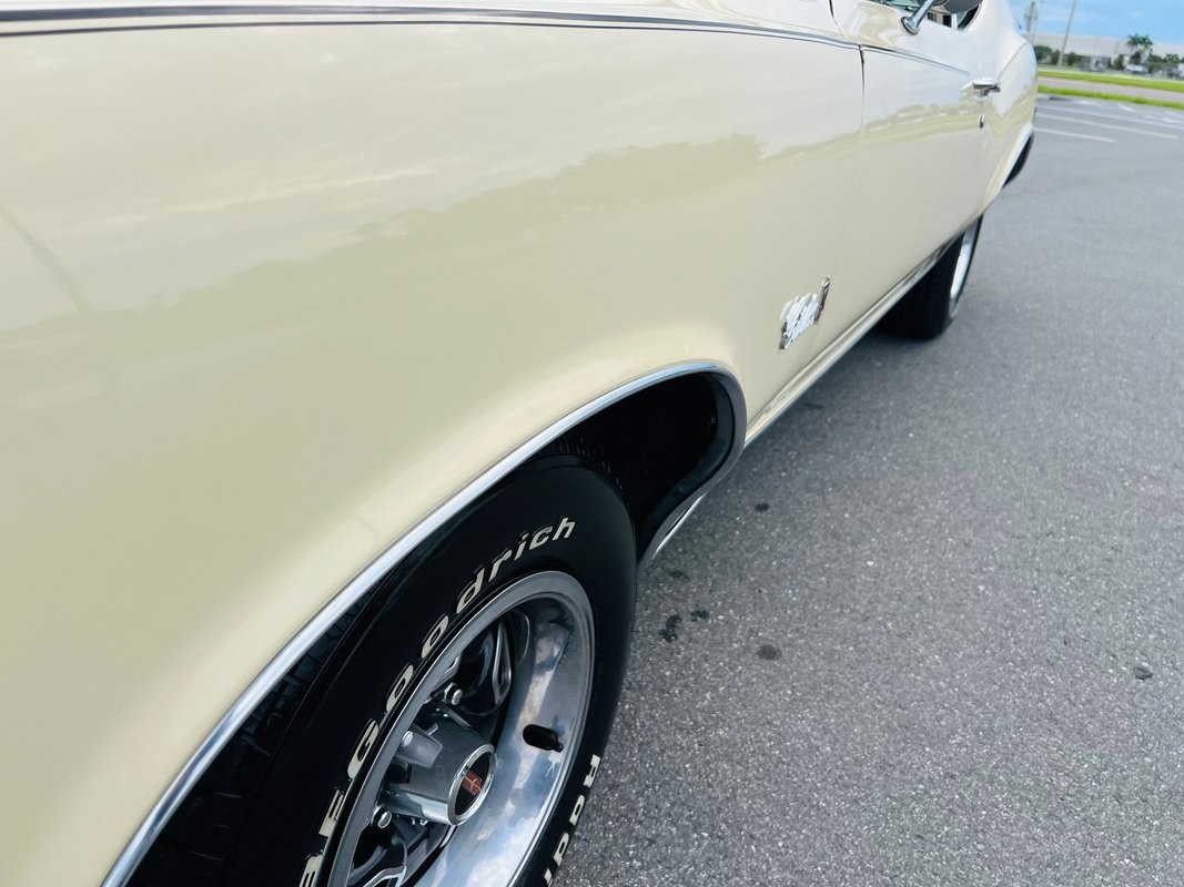 Oldsmobile-Cutlass-1972-Coupe-33