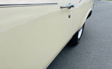 Oldsmobile-Cutlass-1972-Coupe-35