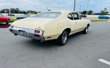 Oldsmobile-Cutlass-1972-Coupe-5