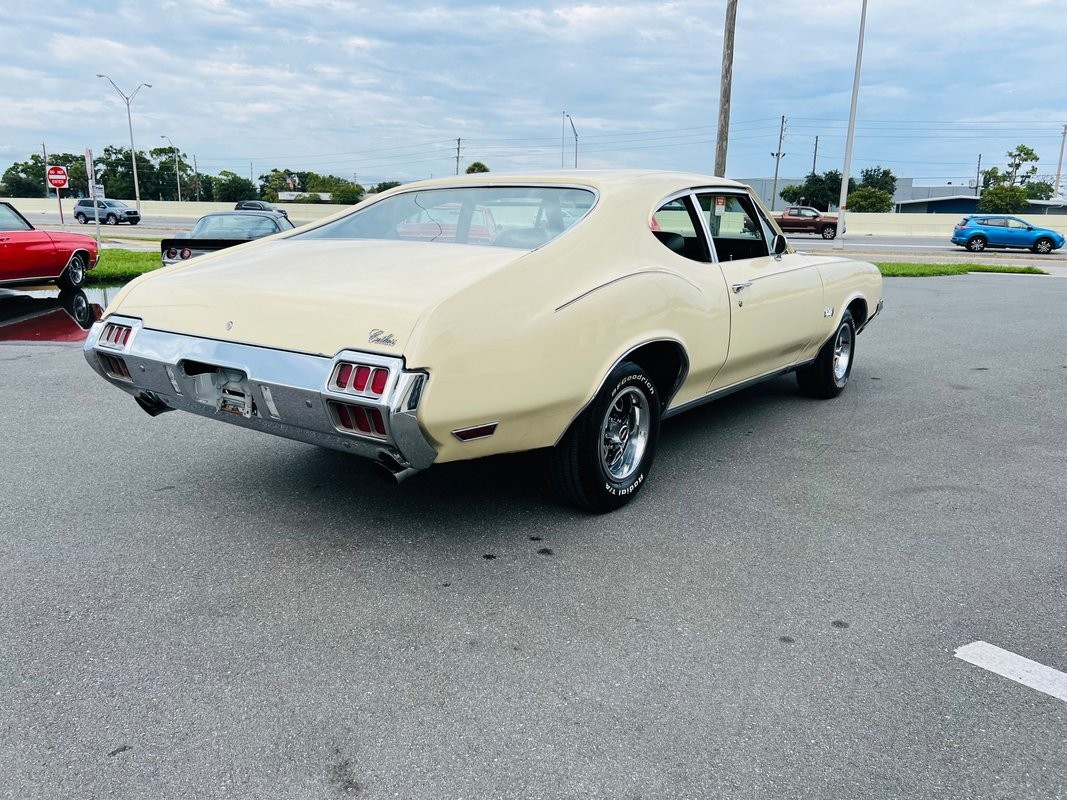 Oldsmobile-Cutlass-1972-Coupe-5
