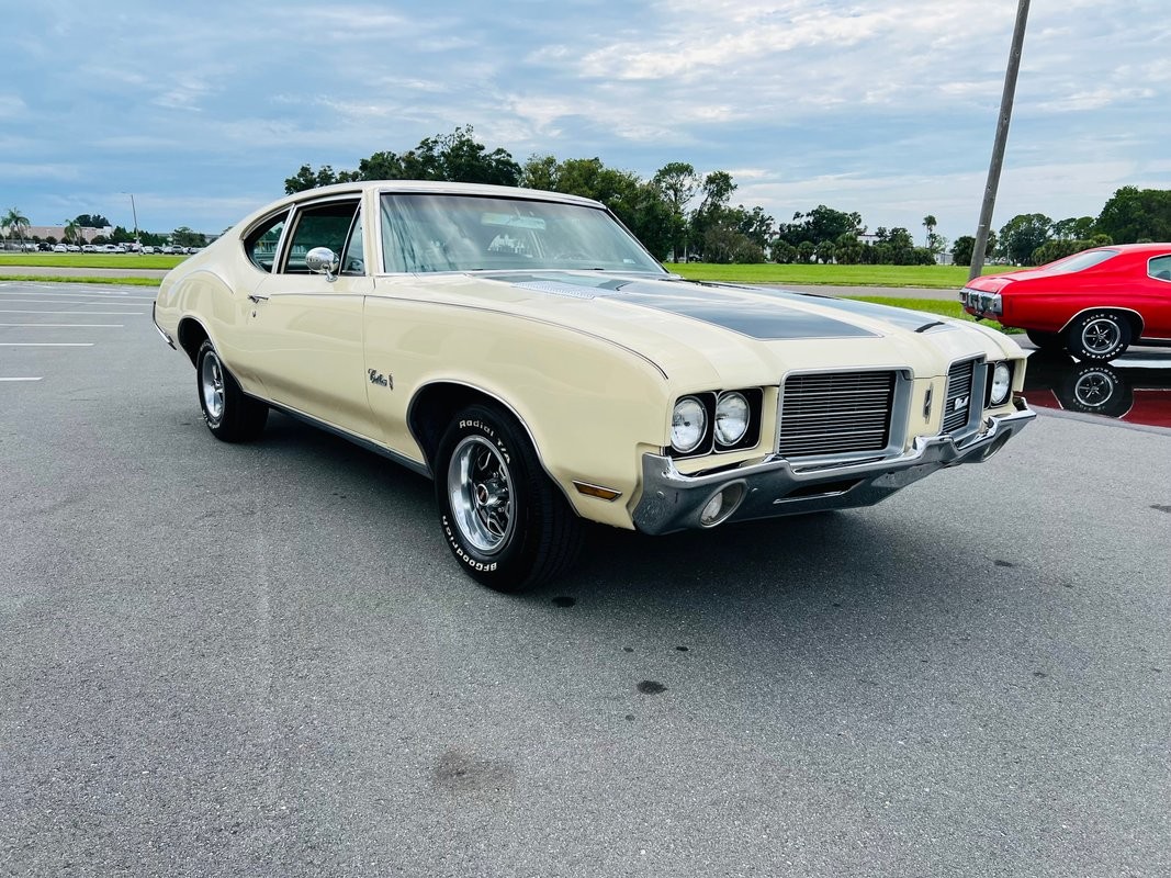 Oldsmobile-Cutlass-1972-Coupe-7