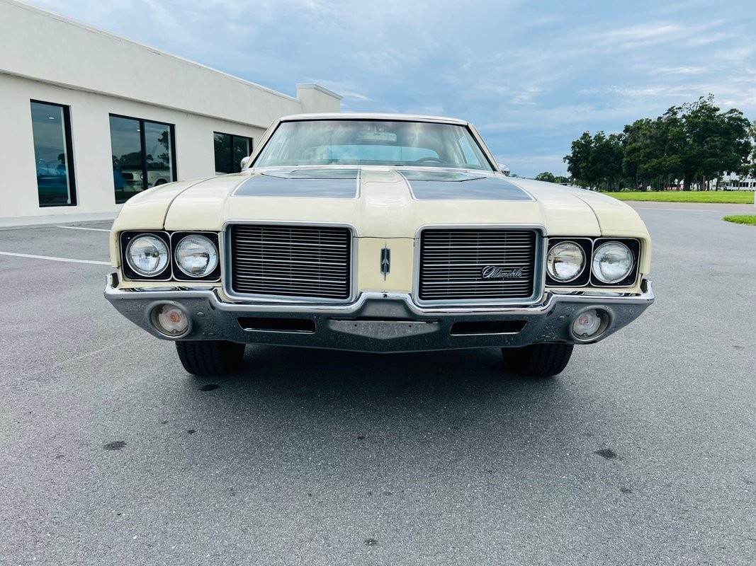 Oldsmobile-Cutlass-1972-Coupe-8
