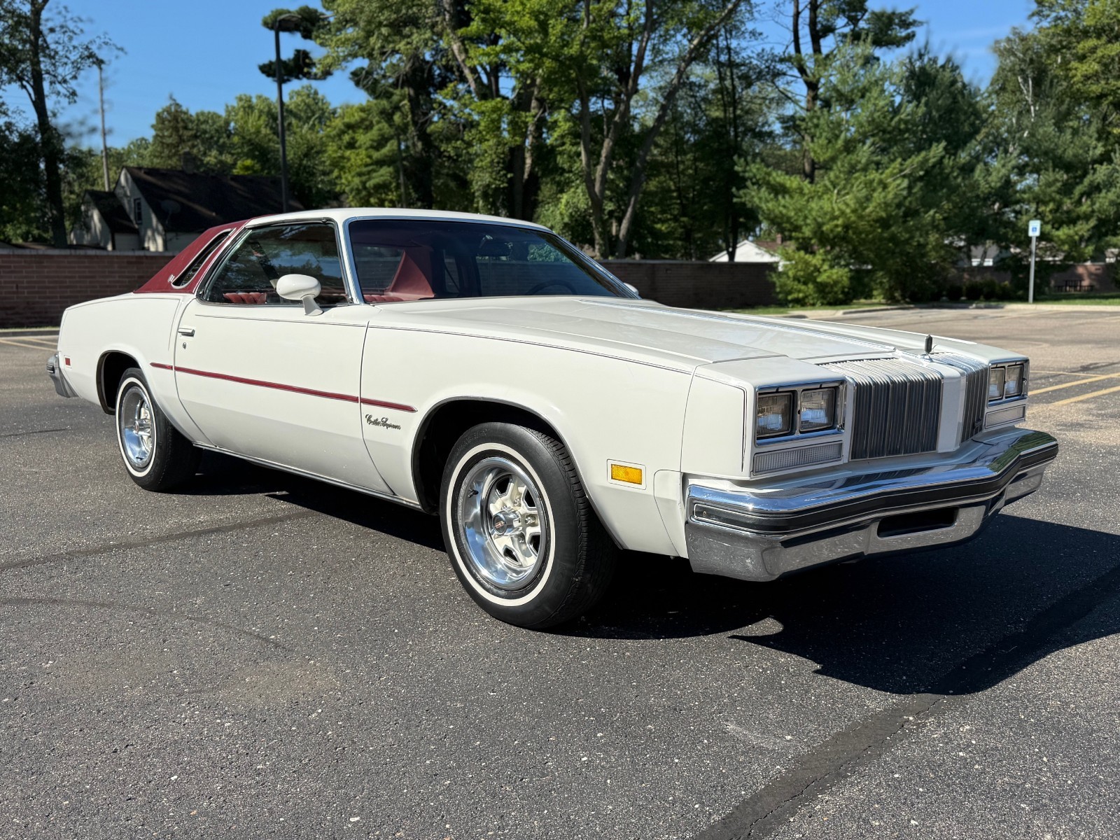 Oldsmobile Cutlass 1977 Coupe