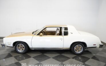 Oldsmobile-Cutlass-1979-Coupe-10