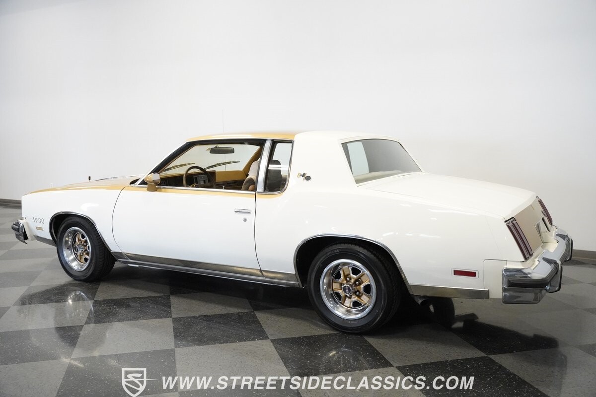 Oldsmobile-Cutlass-1979-Coupe-11
