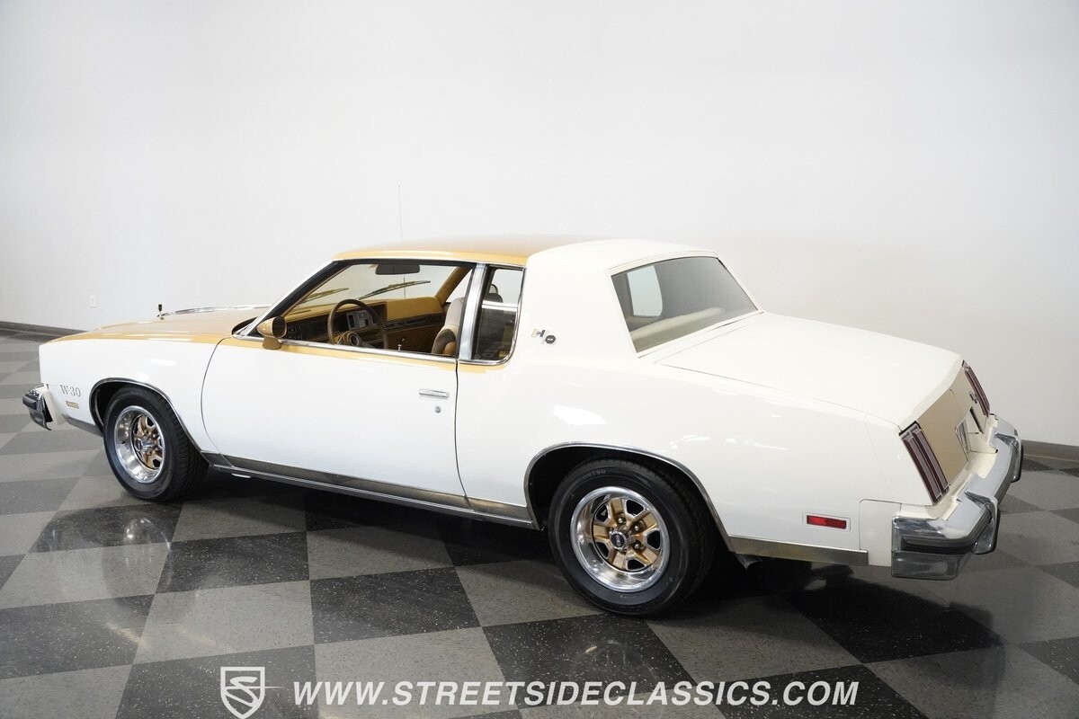 Oldsmobile-Cutlass-1979-Coupe-12
