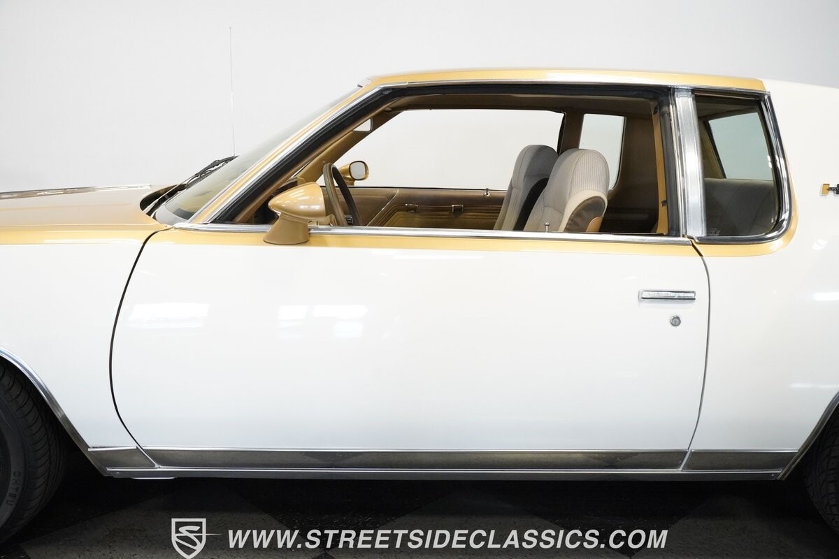 Oldsmobile-Cutlass-1979-Coupe-15