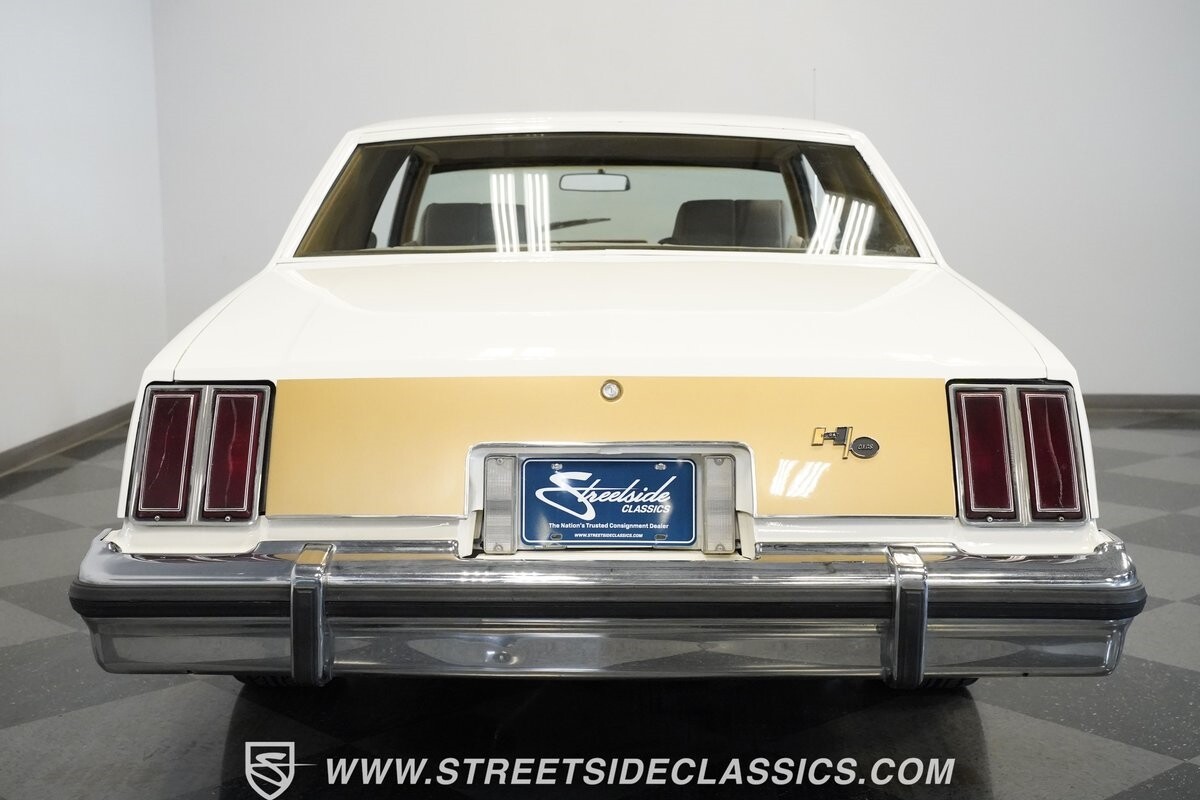 Oldsmobile-Cutlass-1979-Coupe-26