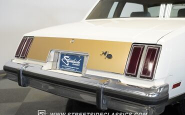 Oldsmobile-Cutlass-1979-Coupe-27
