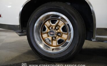 Oldsmobile-Cutlass-1979-Coupe-38