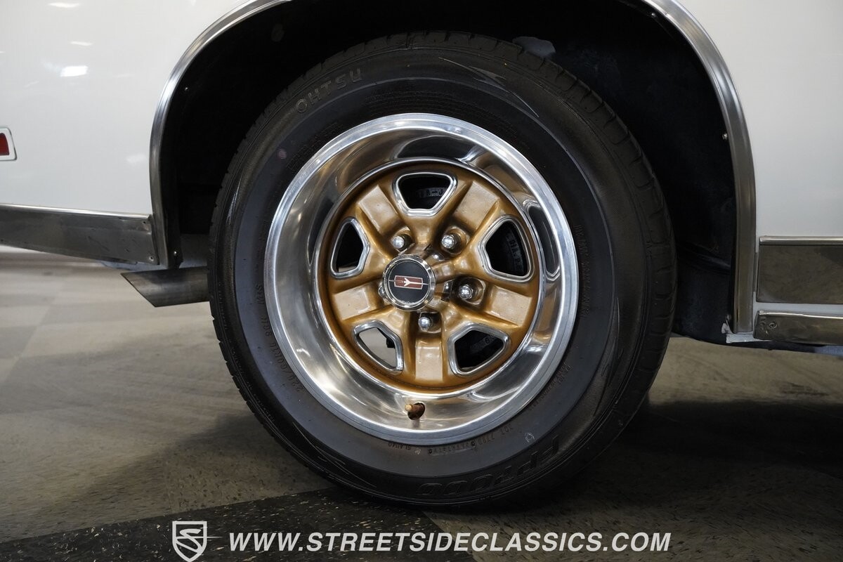 Oldsmobile-Cutlass-1979-Coupe-38