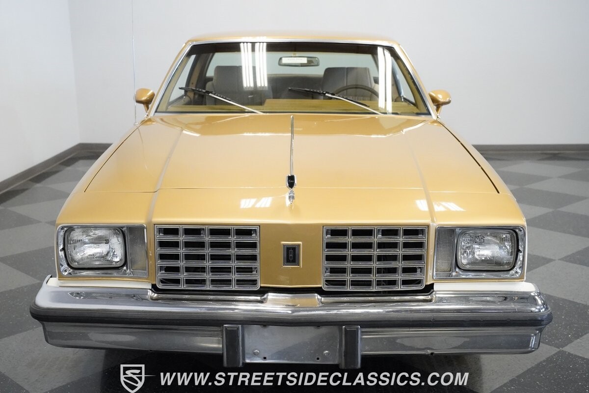 Oldsmobile-Cutlass-1979-Coupe-6