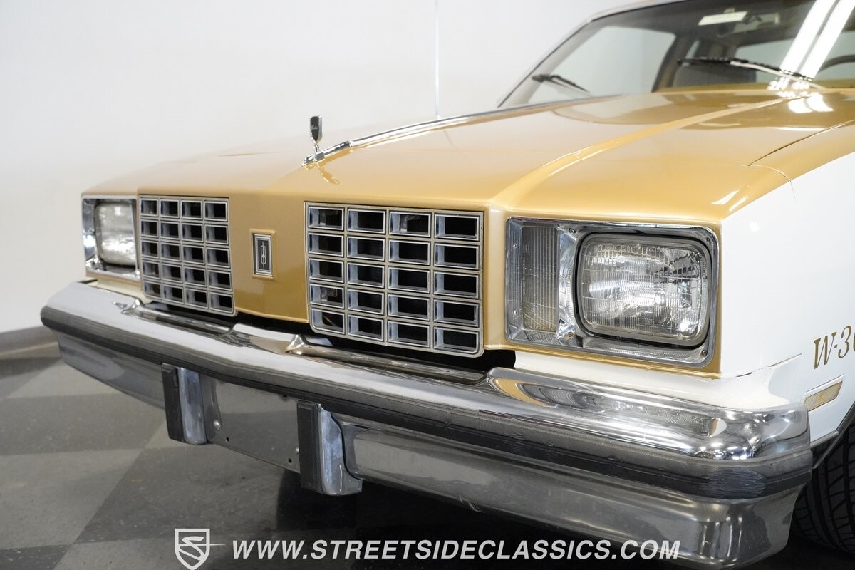 Oldsmobile-Cutlass-1979-Coupe-8