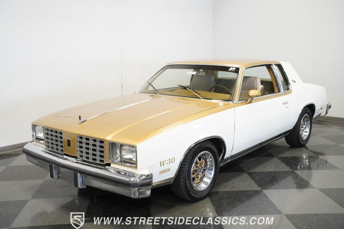 Oldsmobile-Cutlass-1979-Coupe-9