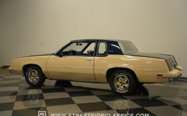 Oldsmobile-Cutlass-1981-Coupe-10