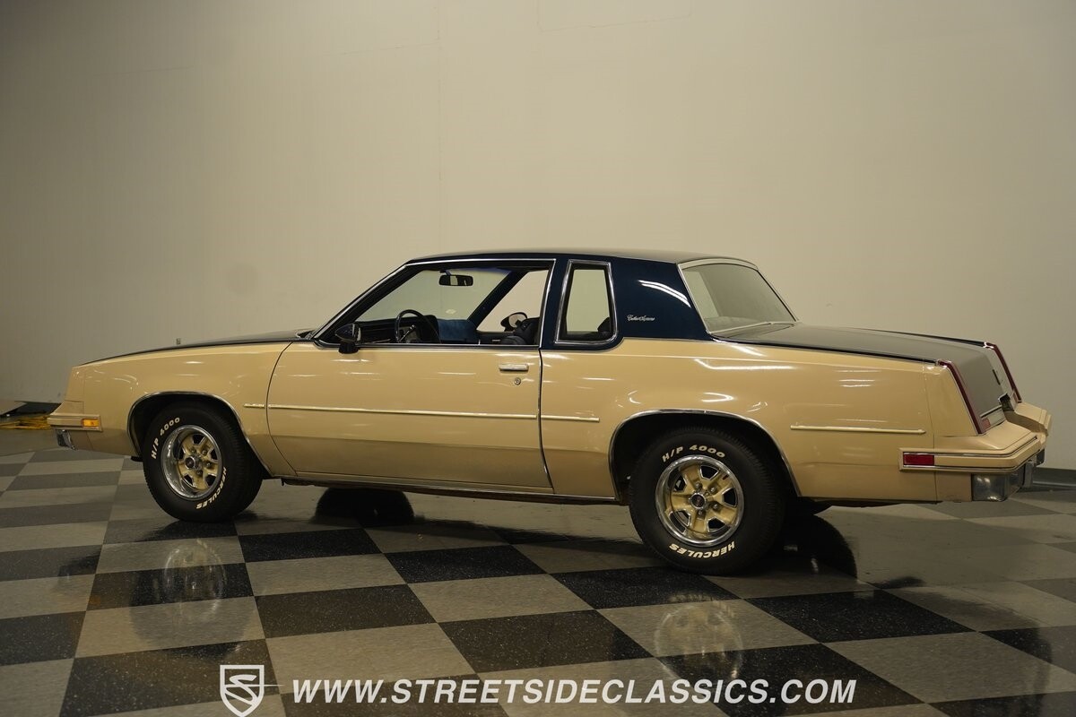 Oldsmobile-Cutlass-1981-Coupe-10