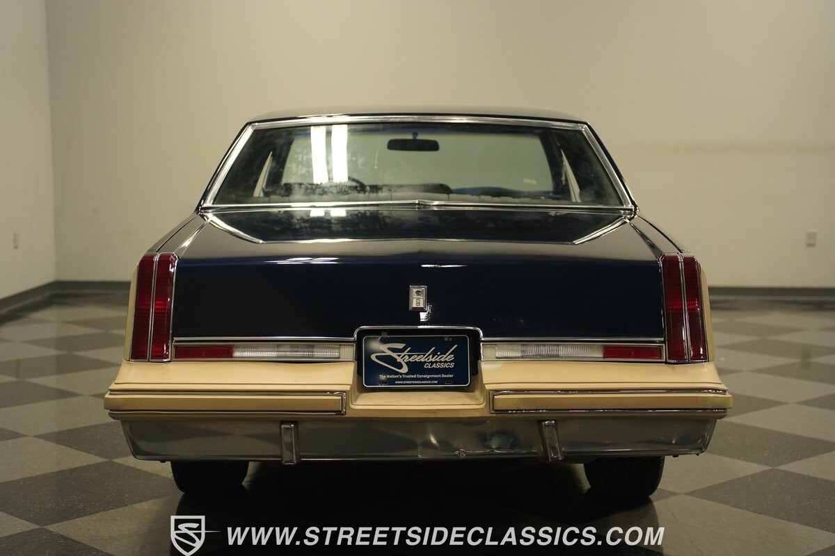 Oldsmobile-Cutlass-1981-Coupe-13