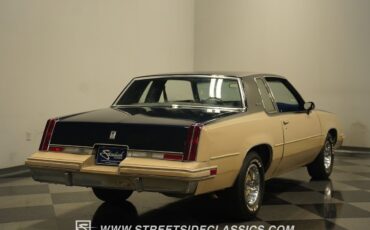 Oldsmobile-Cutlass-1981-Coupe-14