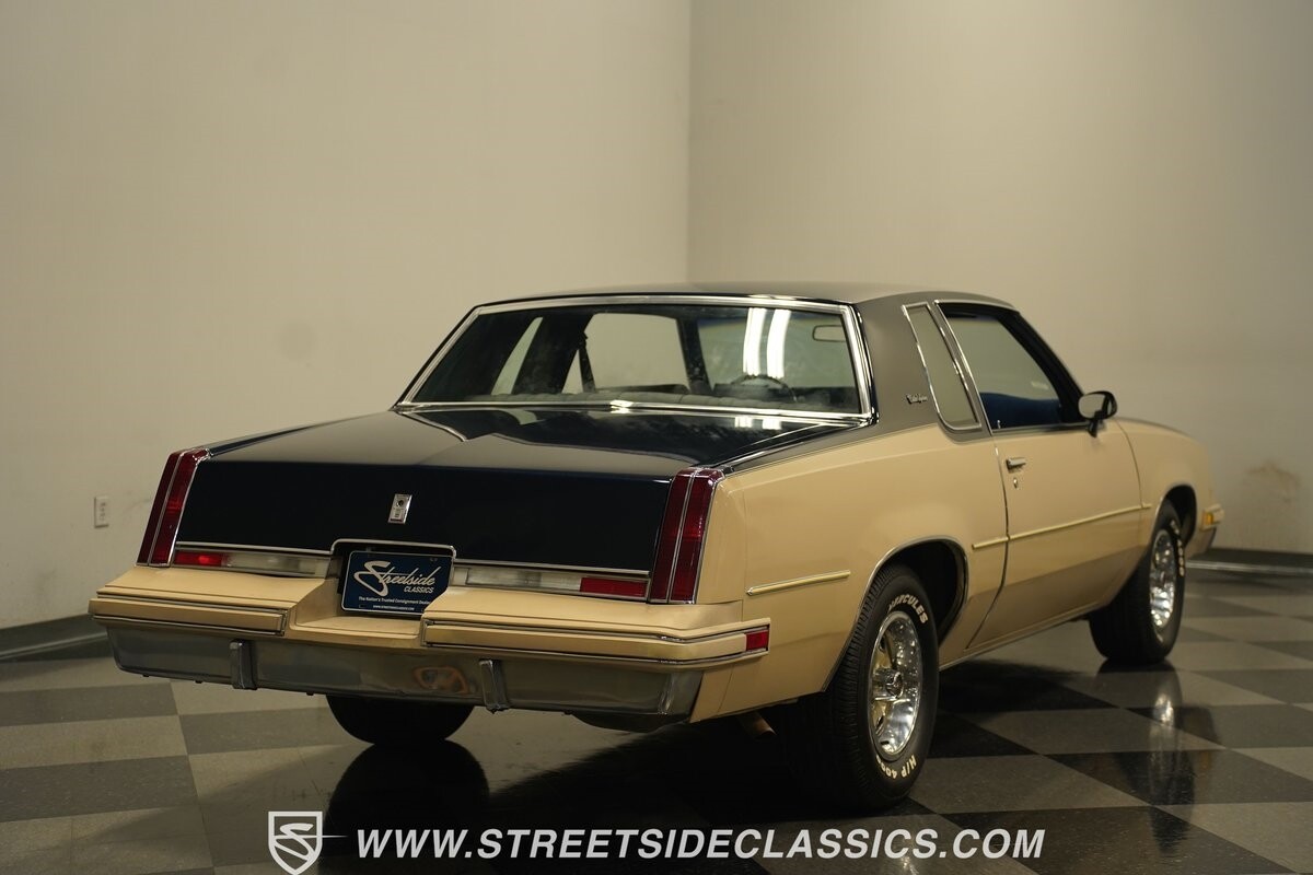 Oldsmobile-Cutlass-1981-Coupe-14