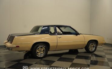 Oldsmobile-Cutlass-1981-Coupe-16