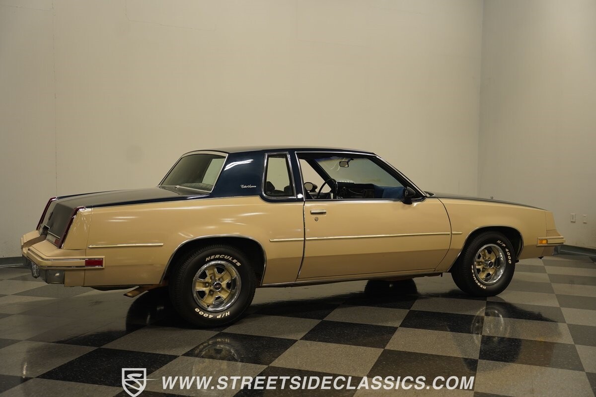 Oldsmobile-Cutlass-1981-Coupe-16