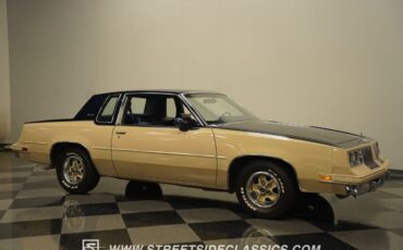 Oldsmobile-Cutlass-1981-Coupe-18