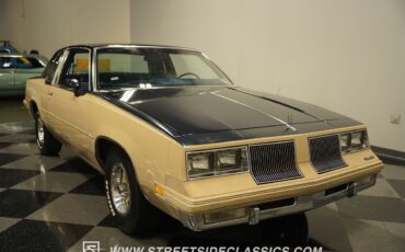 Oldsmobile-Cutlass-1981-Coupe-20