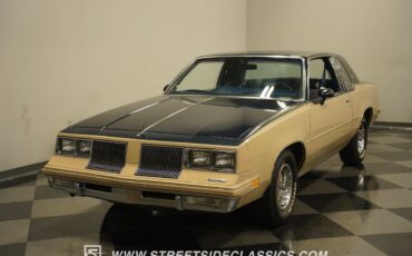 Oldsmobile-Cutlass-1981-Coupe-22