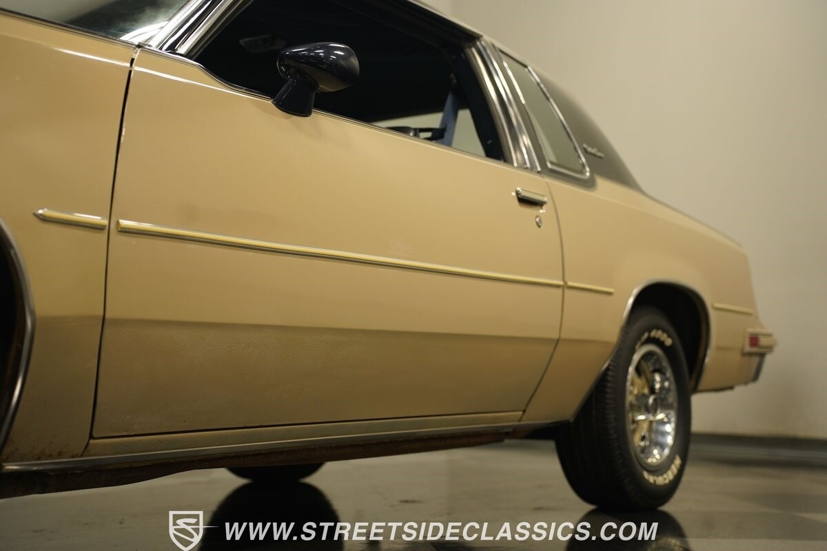 Oldsmobile-Cutlass-1981-Coupe-25