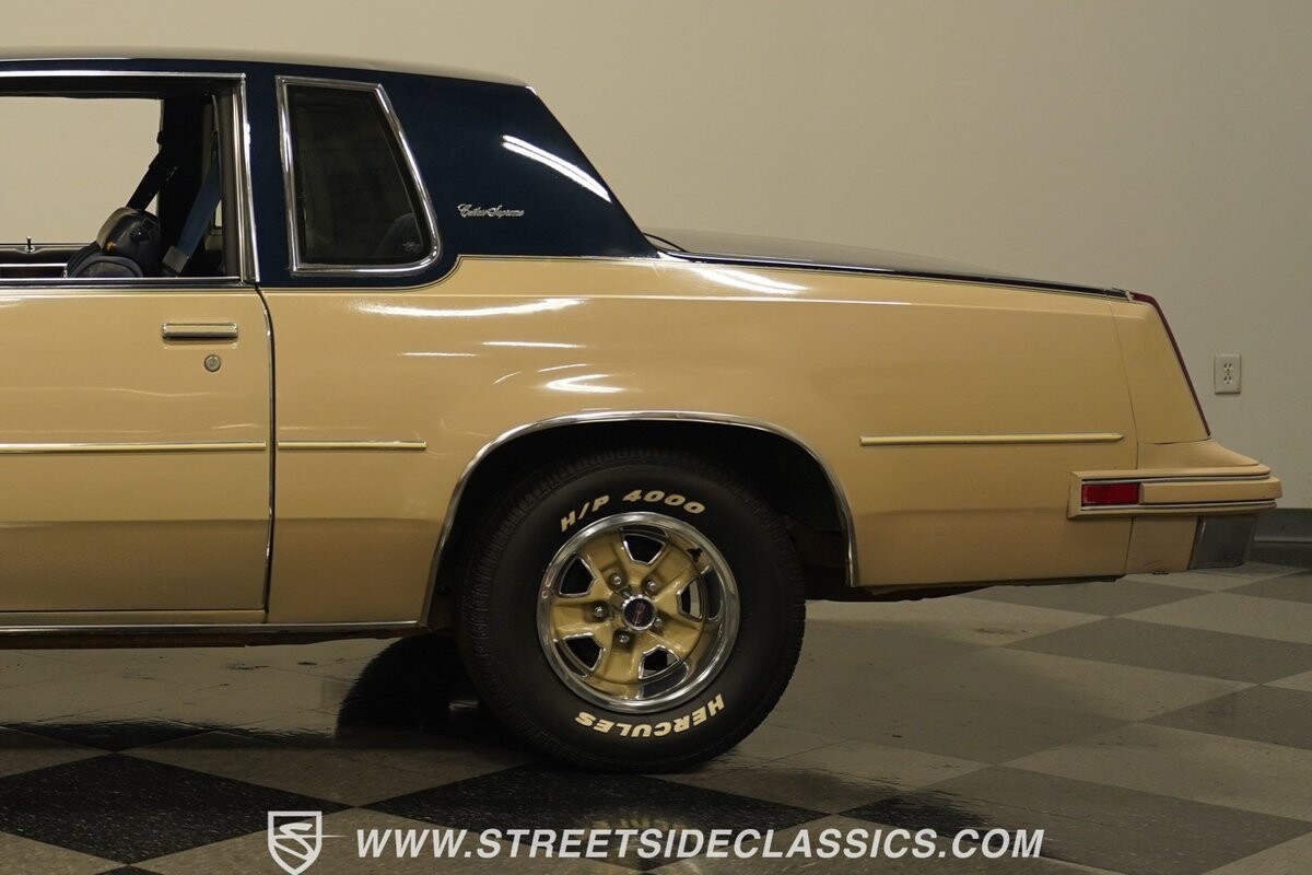 Oldsmobile-Cutlass-1981-Coupe-27
