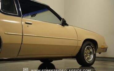 Oldsmobile-Cutlass-1981-Coupe-32