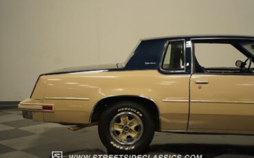 Oldsmobile-Cutlass-1981-Coupe-33