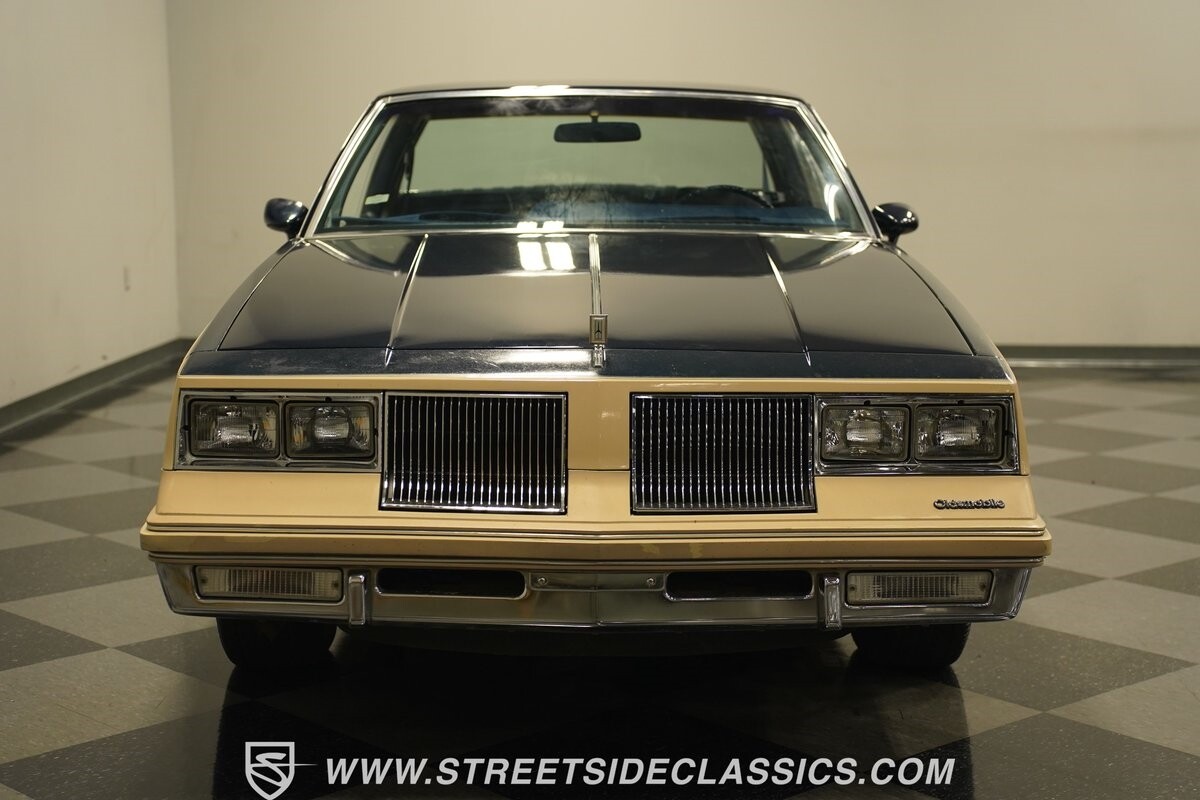 Oldsmobile-Cutlass-1981-Coupe-5