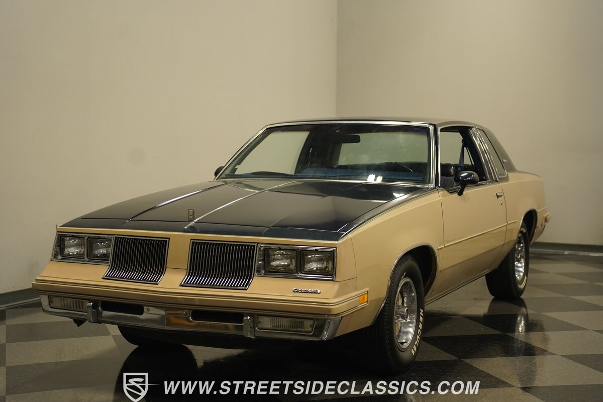 Oldsmobile-Cutlass-1981-Coupe-6
