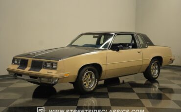 Oldsmobile-Cutlass-1981-Coupe-7