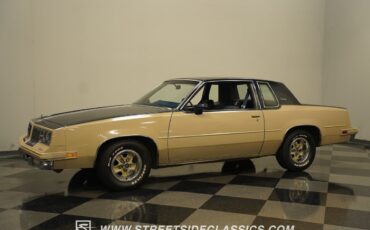 Oldsmobile-Cutlass-1981-Coupe-8