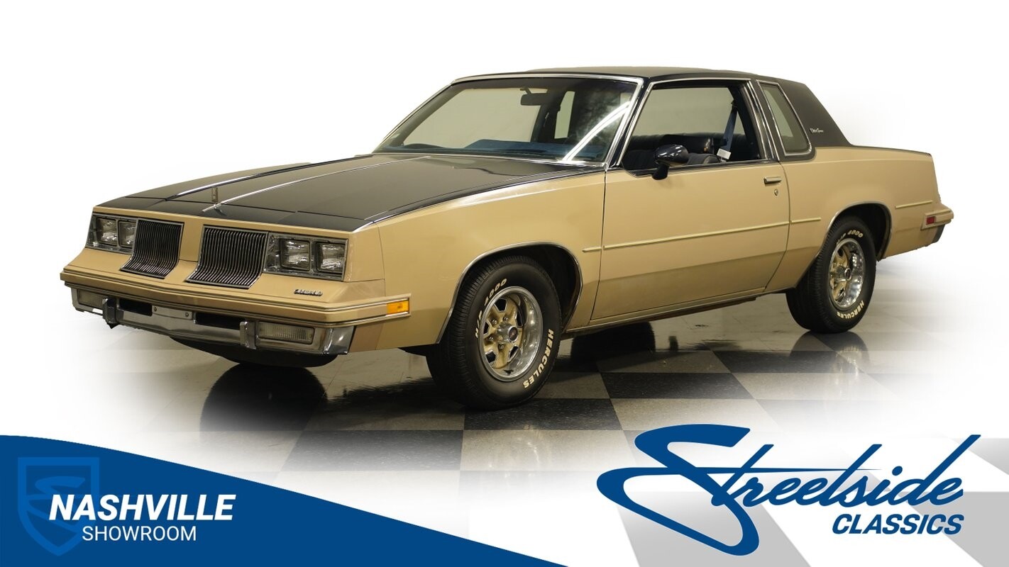 Oldsmobile-Cutlass-1981-Coupe