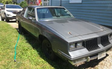 Oldsmobile-Cutlass-1983-3