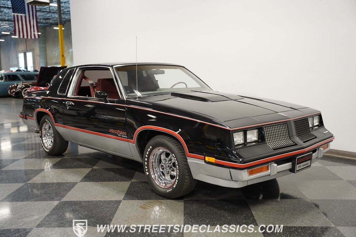 Oldsmobile-Cutlass-1983-Coupe-13