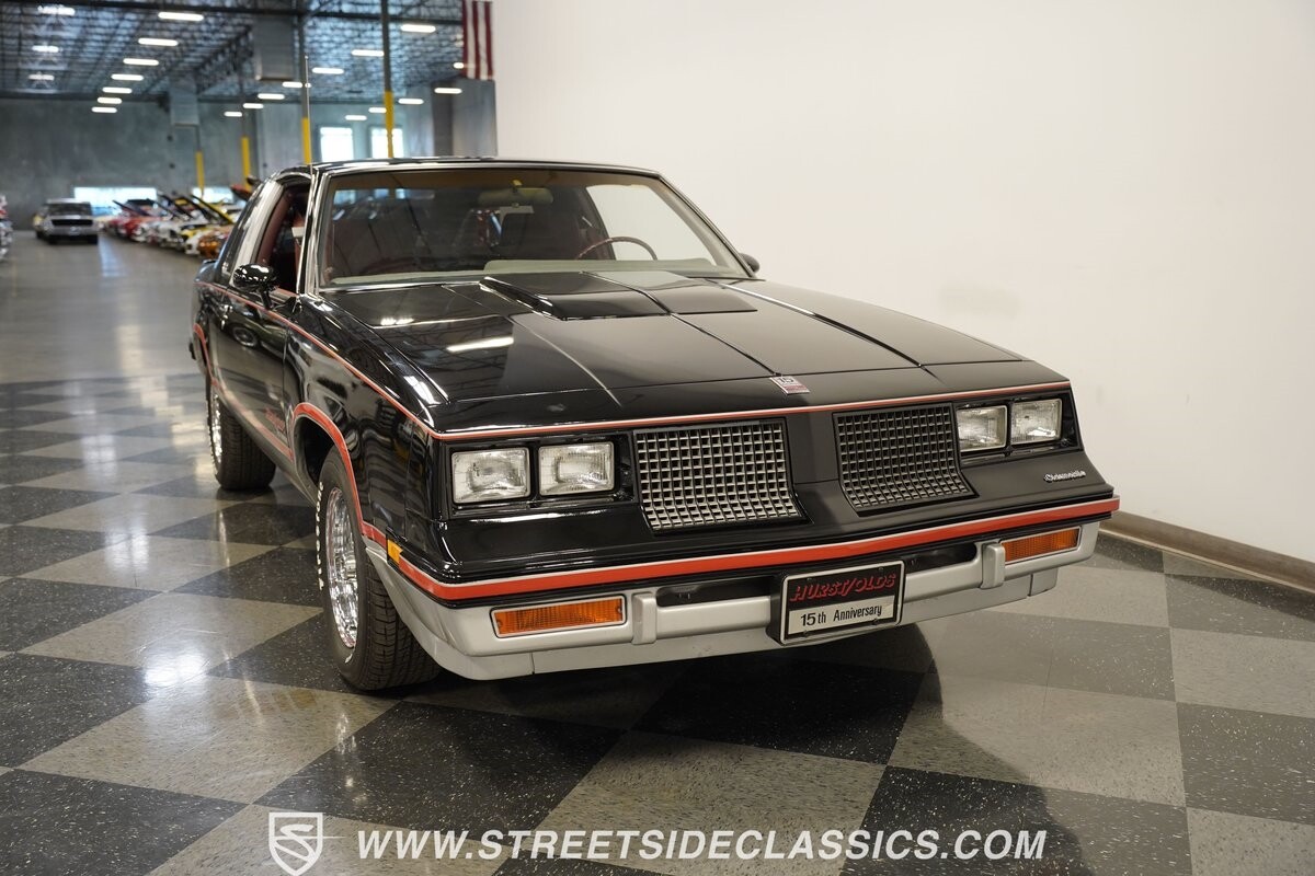 Oldsmobile-Cutlass-1983-Coupe-14