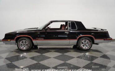 Oldsmobile-Cutlass-1983-Coupe-2