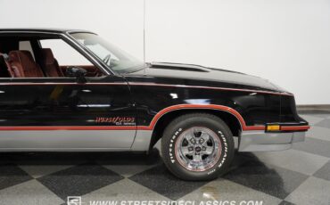 Oldsmobile-Cutlass-1983-Coupe-27