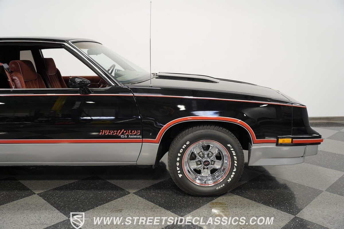 Oldsmobile-Cutlass-1983-Coupe-27